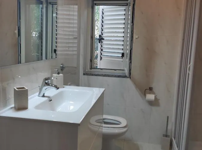 Fabrizio, 2025 A Aparthotel