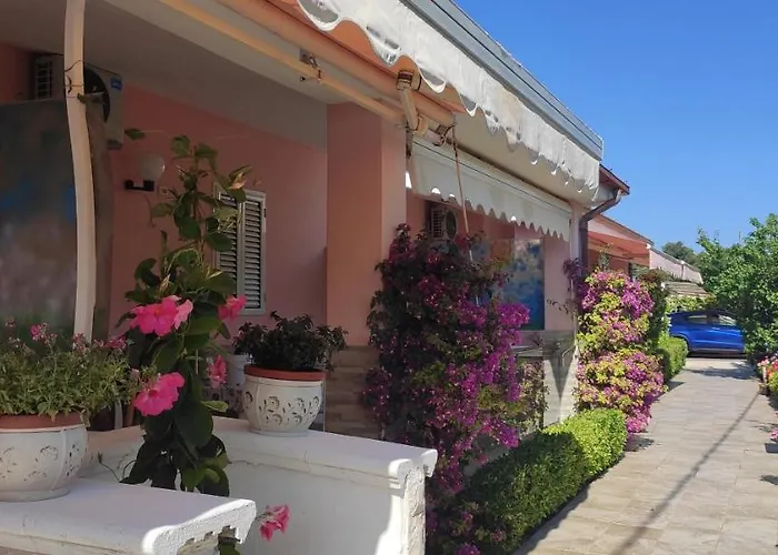 Apart-hotel Fabrizio, 2025 A